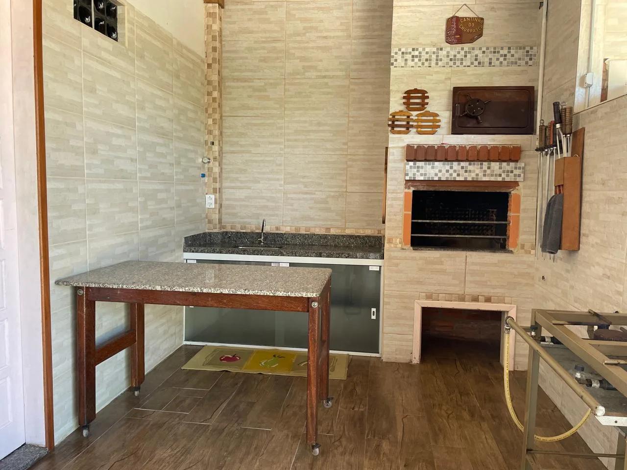 Foto 2 — TG106 - Casa com 5 quartos e piscina
