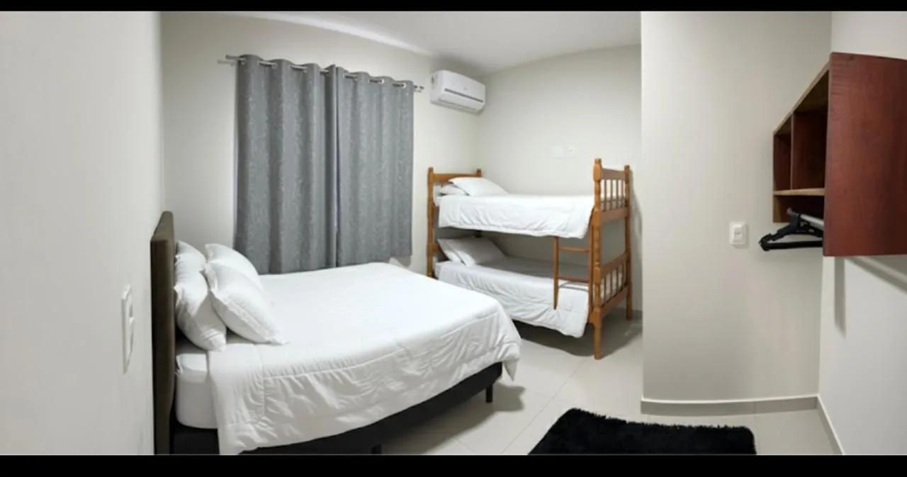 Foto 4 — TG109 - Hospedagem Familiar com Piscina Aquecida 2 quartos